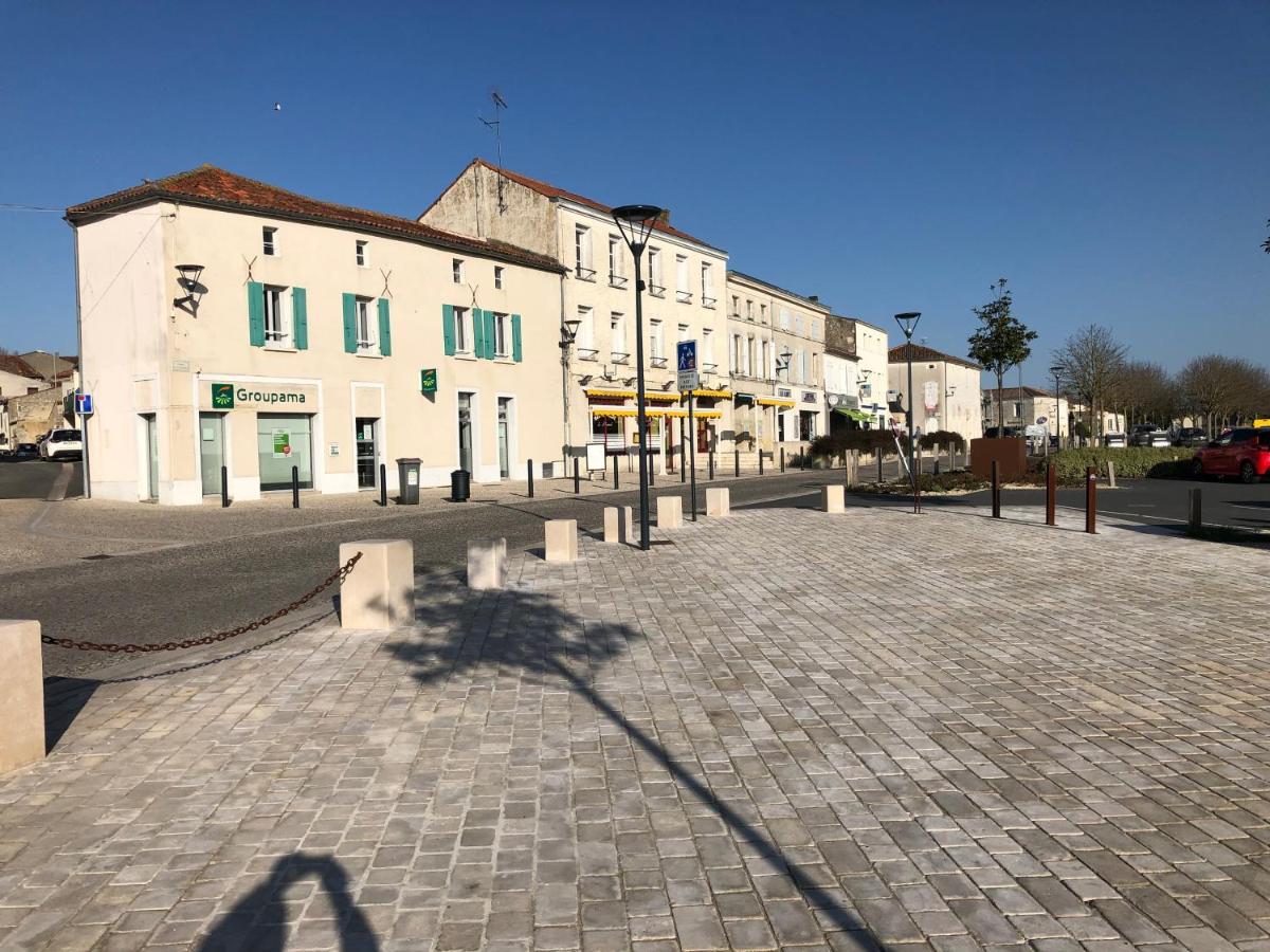 Charmante Maisonnette 2 Personnes Avec Wifi Surgères Exterior foto