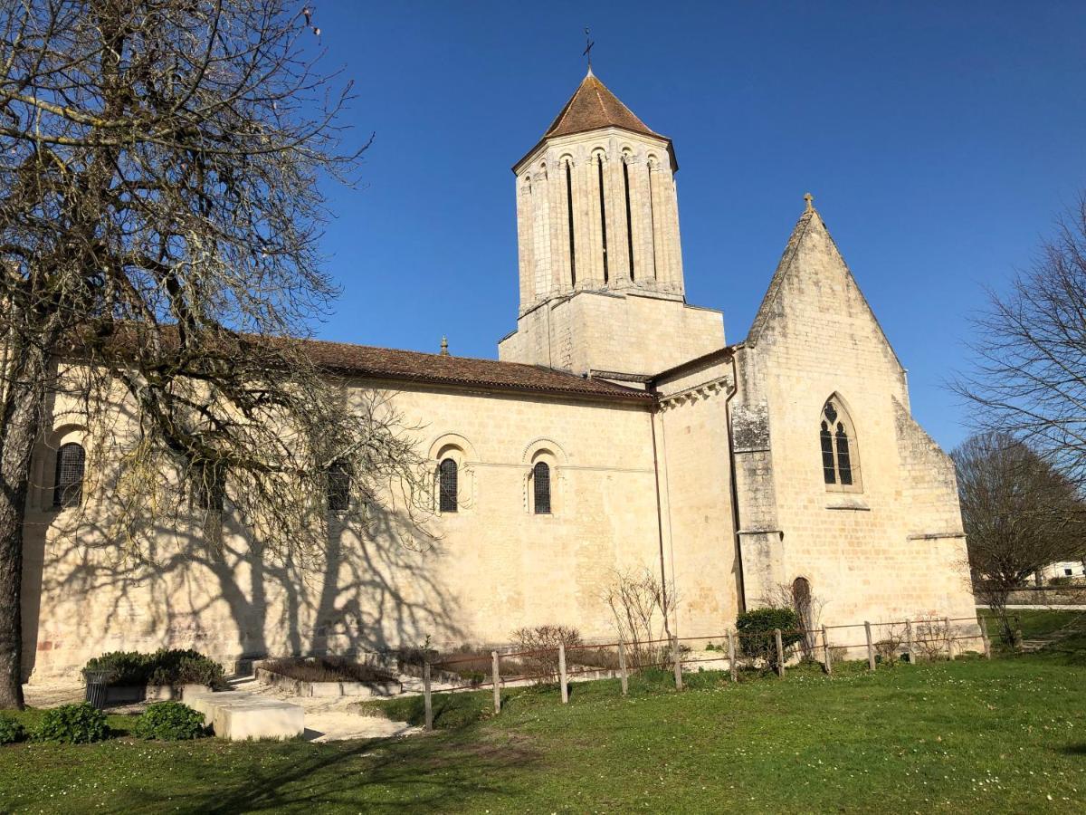Charmante Maisonnette 2 Personnes Avec Wifi Surgères Exterior foto