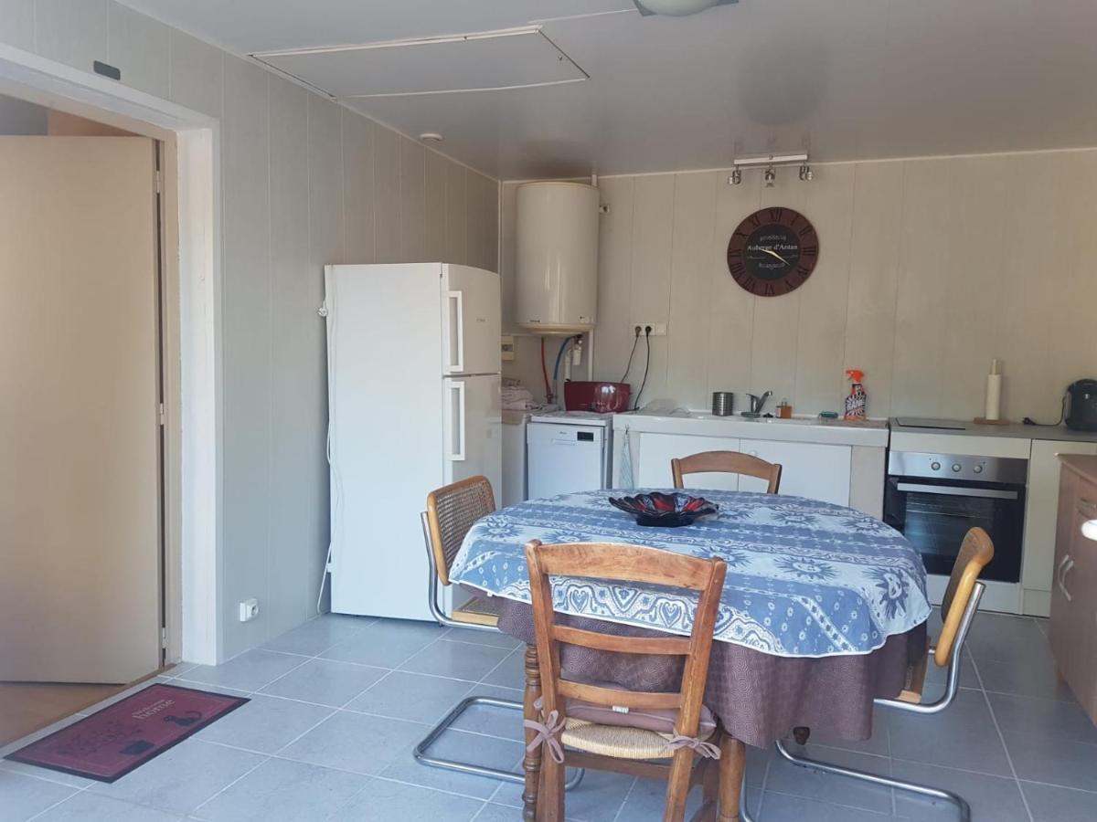 Charmante Maisonnette 2 Personnes Avec Wifi Surgères Exterior foto